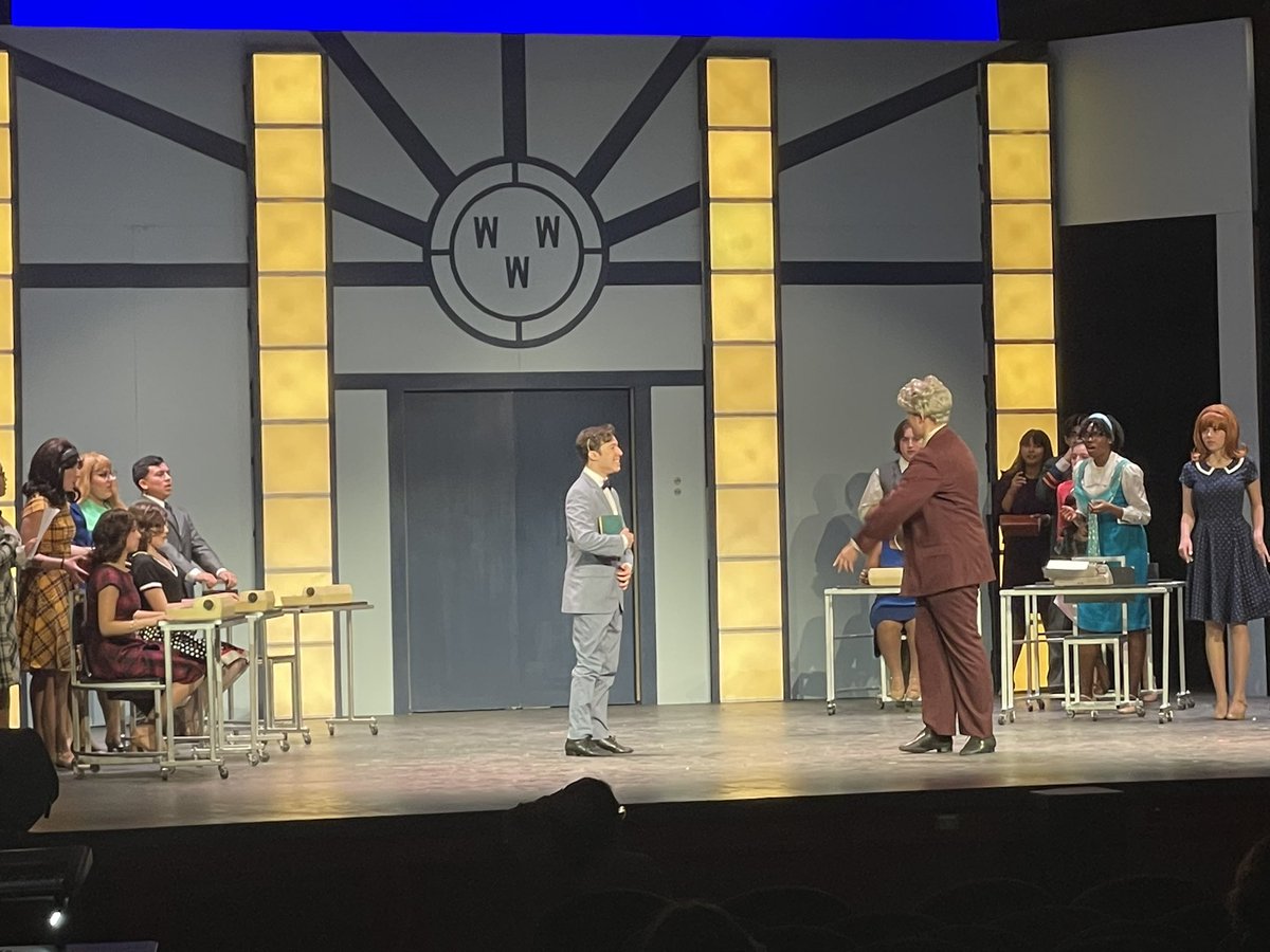 TarrySup's tweet photo. Amazing performance-  who needs Broadway when you have OHS?     Standing ovation to all our students, staff and @OUFSD_Arts     BRAVO! https://t.co/zHiO4iUCcS