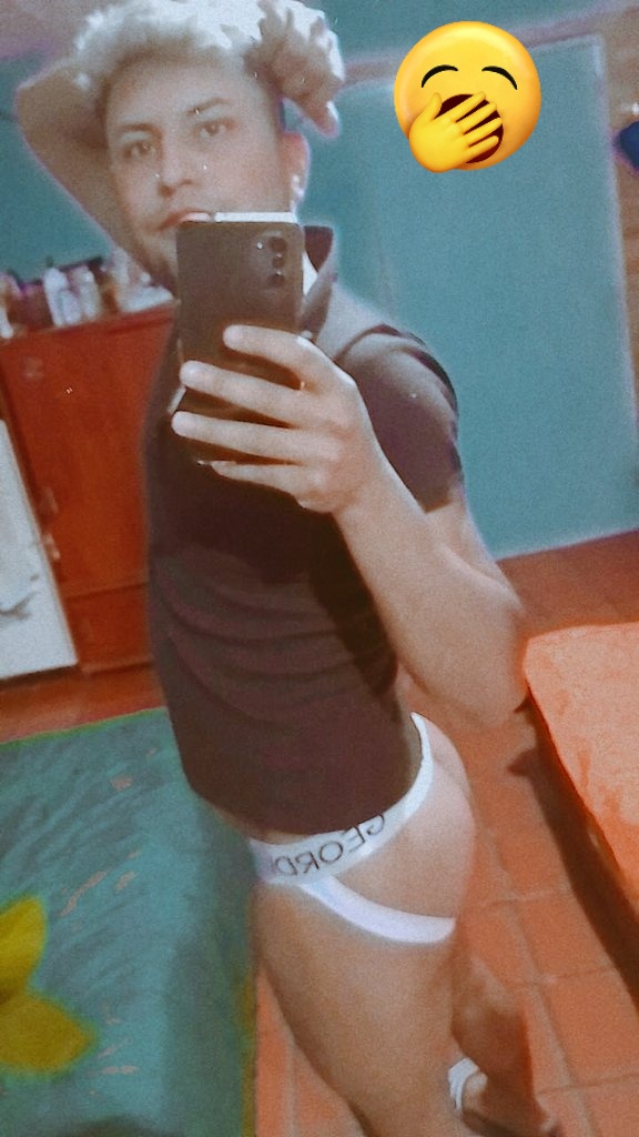 DAYEBUFA1101's tweet photo. Hora de dormir 💤 quién me acompaña 😈 https://t.co/zf2yUrYKsi