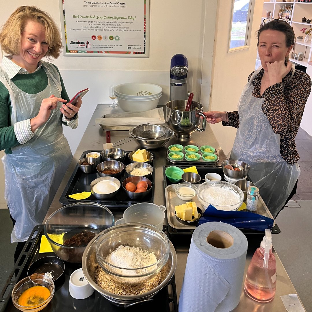 jeniussocial's tweet image. #throwback to another fun-filled Bake-Off Challenge with the team from Parexel! 

Learn more about our baking experience hrehttps://www.jeniussocial.co.uk/in-person-group-cookery-/bake-off-team-building.aspx

#teambuilding #cookingskills #bakeoffchallenge #baking