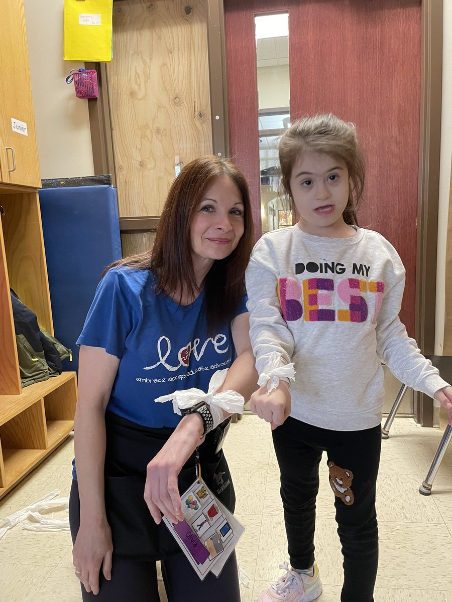 This is the best friendship bracelet I’ve ever made. #twinning <a href="/Gainsclassroom/">GAINS Basile</a> @JenDaskalakis <a href="/JohnCampbellPS/">John Campbell PS</a>