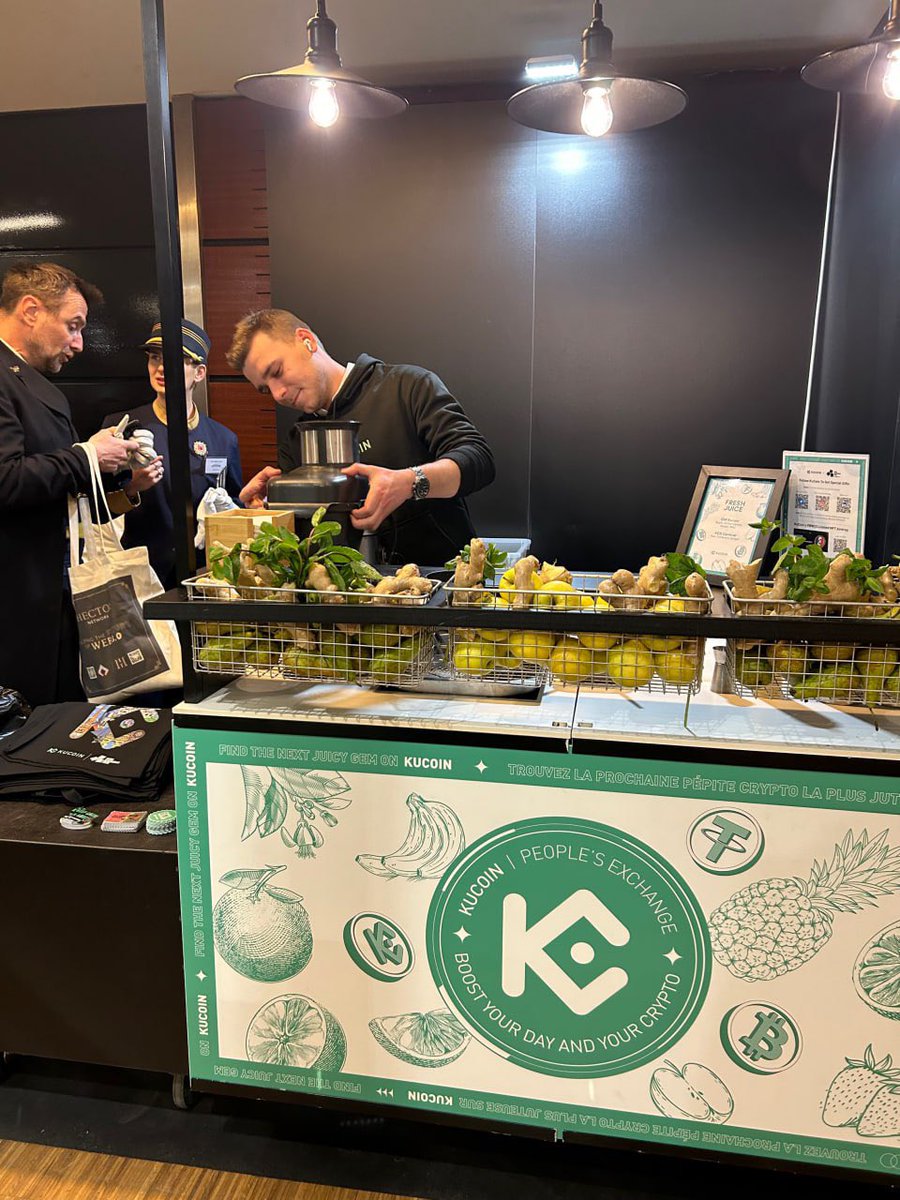 KucoinIndonesia's tweet image. Merasakan panas di #ParisBlockWeek? Peras hari dengan limun🍋 yang menyegarkan dari stand #KuCoin! Kami tidak hanya menawarkan layanan #crypto terbaik tetapi juga tahu cara memuaskan dahaga Anda. Jangan lewatkan! 🥂