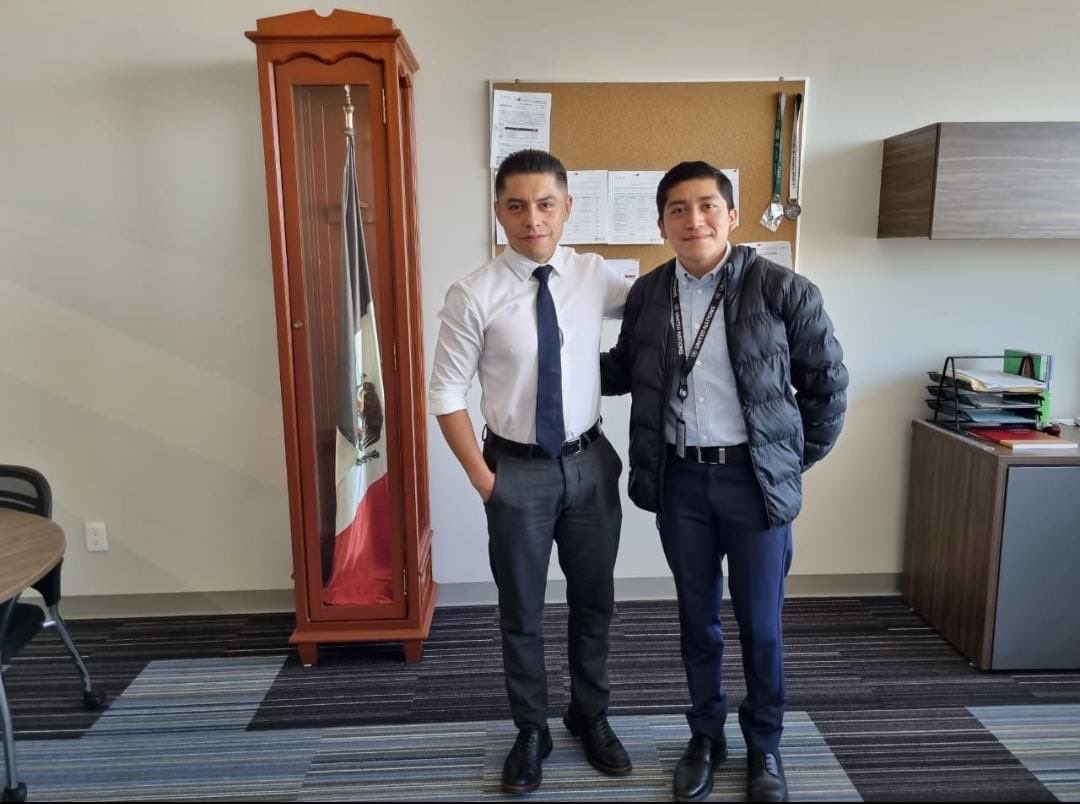 GeorgeChale_'s tweet photo. Les comparto que me tocó visitar la @SSalud_DGCES para gestionar mis prácticas profesionales. Fue un gusto saludar al Dr. José Luis Director General de la #DGCES, y sumarme a su equipo en la Dirección de Enfermería, liderado por la Mtra. Thelma González https://t.co/Qdxt46DXt7