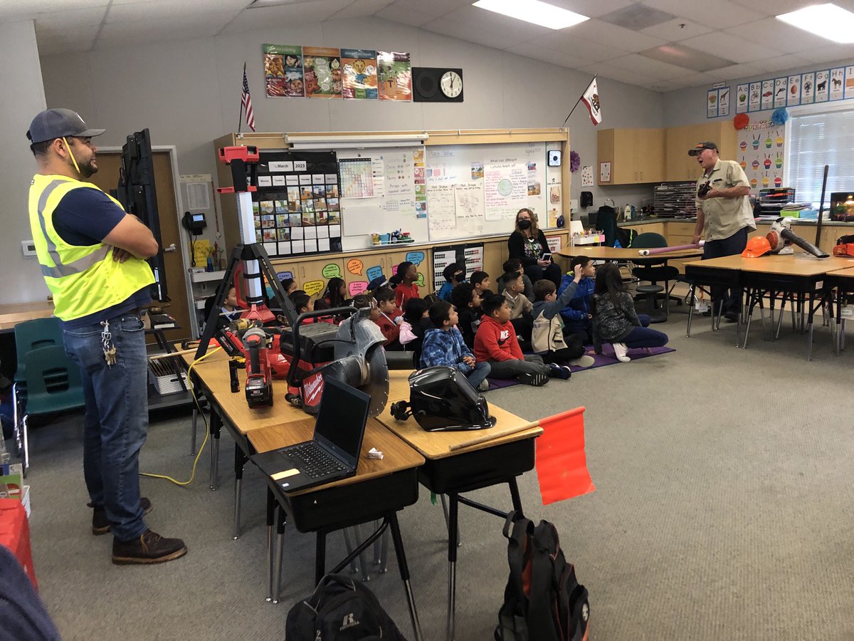 ⁦<a href="/NVUSD/">Napa Valley Unified</a>⁩ Maintenance employees presenting at the Canyon Oaks ES Career Day coordinated with ⁦<a href="/NapaCOE/">Napa COE</a>⁩ staff.  Students learning about careers in landscaping, irrigation, HVAC, mechanics and general maintenance.  Great job by ⁦<a href="/NVUSD/">Napa Valley Unified</a>⁩ maintenance staff!!!