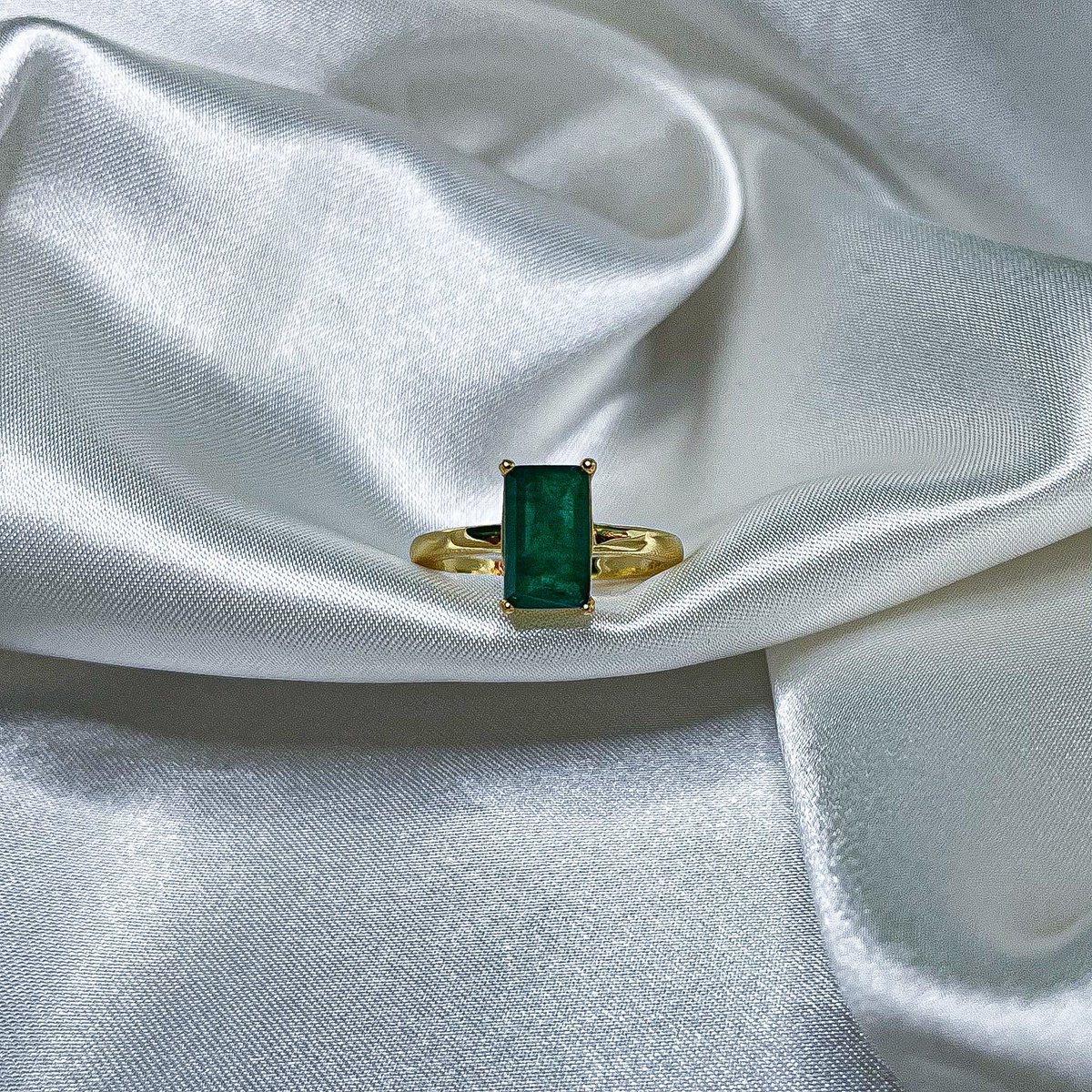 aura_gaia's tweet photo. the persephone ring ✨ https://t.co/P2vQn1olSO
