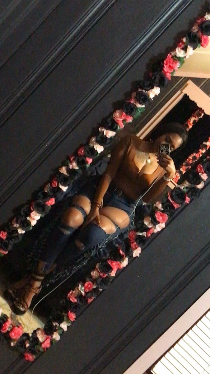 InkedUpAsh_'s tweet photo. 🥰.. I got some goodies in my phone 🤗… I ready to come up outta hermit mode https://t.co/1P96xu1cvS