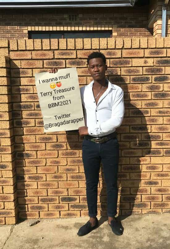 BragaDarapper's tweet image. #Templatechallenge you can remove the words and add yours don’t forget to copy the hashtag #Templatechallange .  Azishe ke #terrytreasure. #SAMA28 follow @BragaDarapper #RamaphosaMustGo #Ukraine #earthquake #BorisJohnson #JISOO #Pakistan #Ramadan