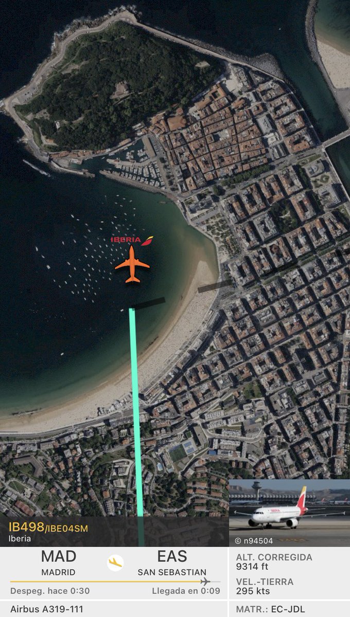 DonostiAir's tweet photo. ✈️✈️✈️ DIRECTOS
a #YESYO pasando por la Concha !! 😍😍😍
Egun On Donosti! https://t.co/r1BOkeVaFG