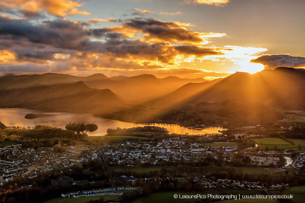 Sunset over Keswick
#lakedistrict #latrigg #sunset #Keswick #crepuscularrays #photohour #lakedistrictphotography  #lakesphoto #lakesphotography #lakeswalks #thelakedistrict #leisurepics #colinmorganphotography #outandaboutpublications #photosofbritain #visitbritain #visitengland