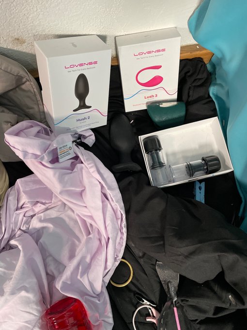 I was looking all over for my lovense plug for a cum show tonight. Finally found it sitting in plain