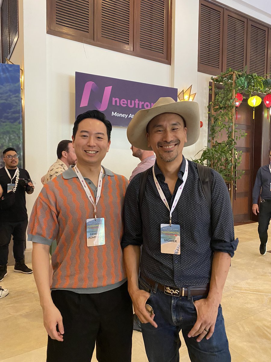brianhoonjong's tweet photo. Nice talking to you Jimmy Song 형님 @jimmysong #lightningcon https://t.co/A8ZXN454Eg
