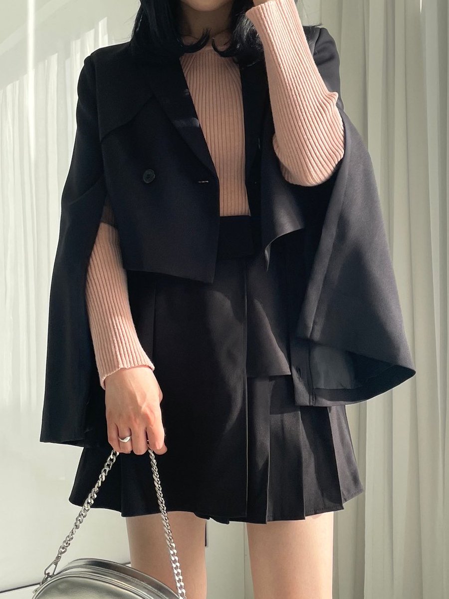 heather_love's tweet image. \ SET UP SERIES /

#ShortJacket
¥9,350(税込)

秋冬シーズンに大人気だった
「ショートテーラードジャケット」が
春夏素材にアップデートされて再登場！

特徴的な
袖スリットデザインは今季も要注目◎

ロングシーズン使えるので
先シーズン買い逃した方は必見です！

▷ dot-st.com/m/heather/CSfM…