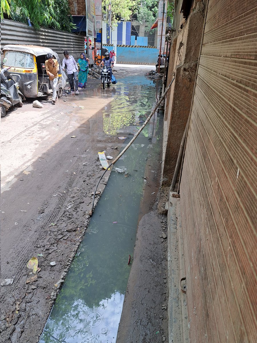 AshitD's tweet photo. Dangarpada, Mulund West.

A team came and created a bigger mess. @mybmc @mybmcSWM @mybmcWardT @CMOMaharashtra @mihirkotecha @BJP4Maharashtra https://t.co/i5J7GK1eK8
