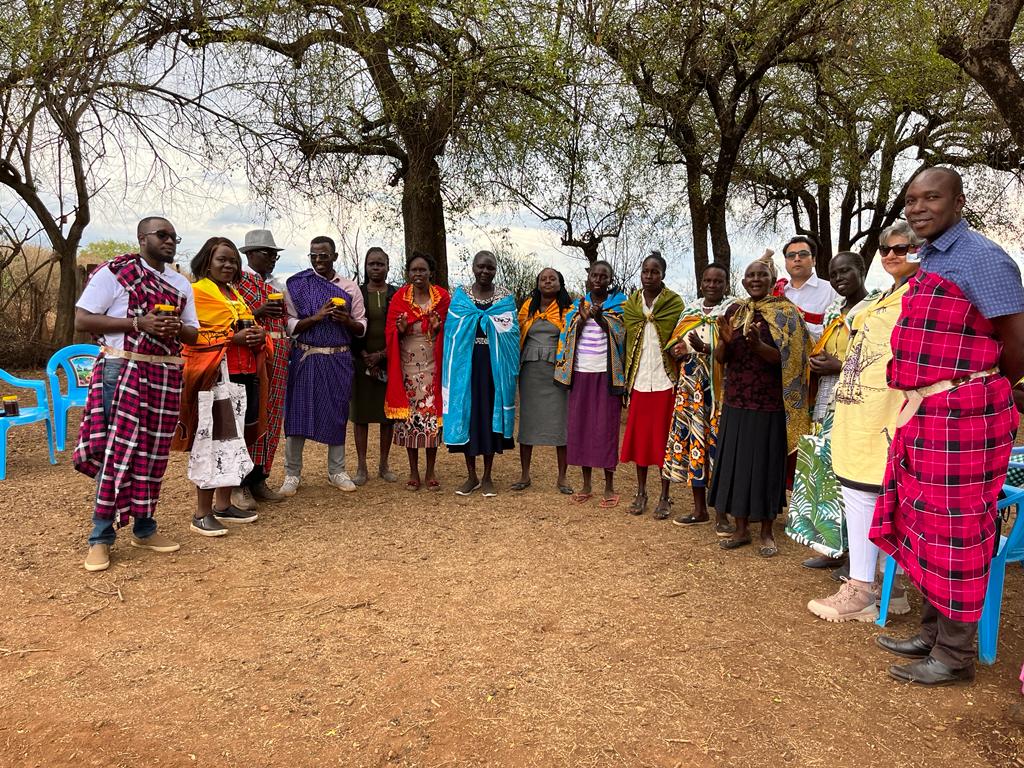 circbioalliance's tweet photo. Over the past few days, @YitagesuTekle and @JullietAchieng have been meeting stakeholders in Kenya to to identify potential sites for a #CBALivingLab. One of the meetings was with a group of female farmers practicing Farmer Managed Natural Regeneration (FMNR). https://t.co/Gi1MlSuz0S