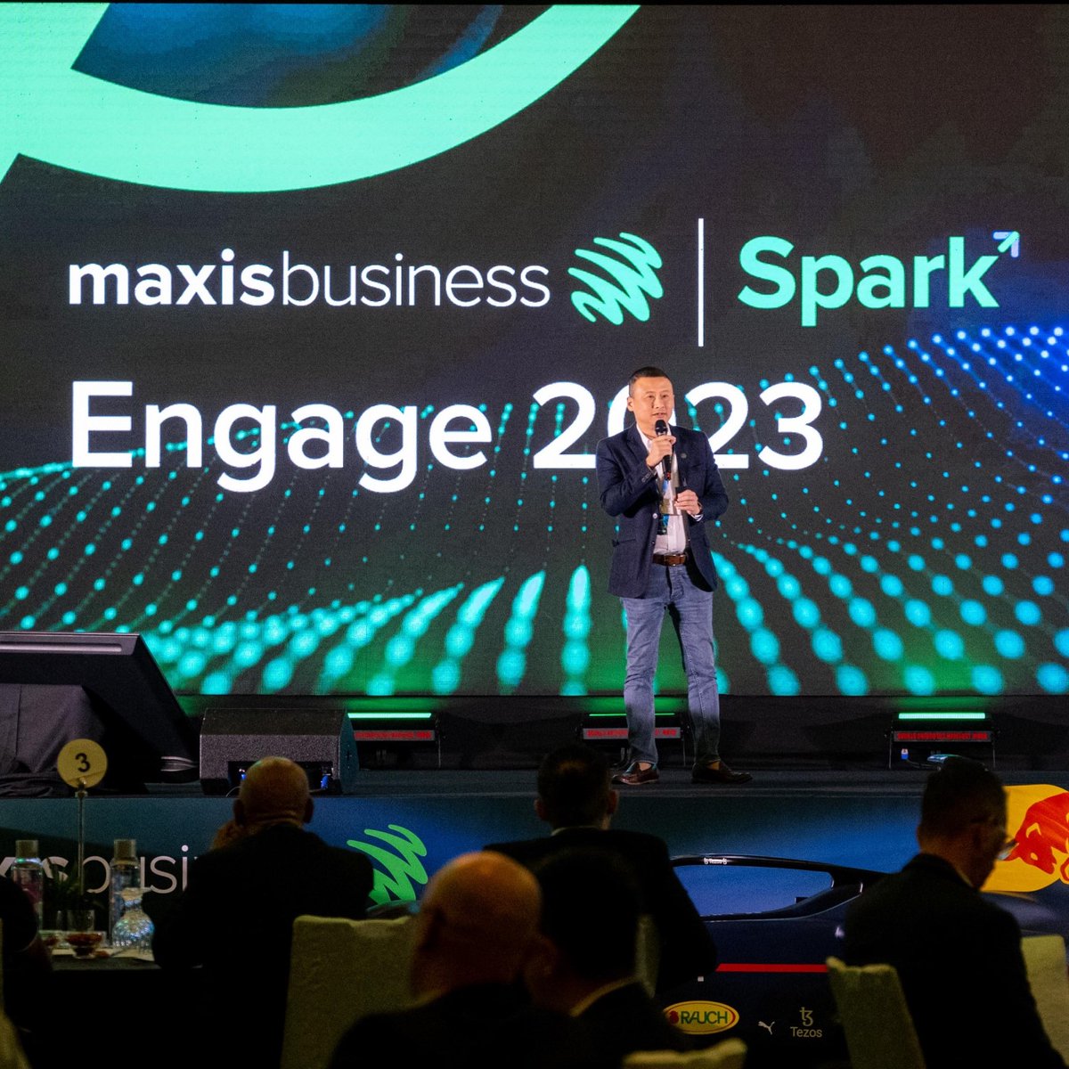 Maxis's tweet image. Special thanks to our guest @therealdcf1’s for his insights on trust, teamwork, and real-time data at the Maxis Business Spark Engage forum where we explored winning strategies for uncertain digital times #DigitalTransformation. Find out more #LinkInThread