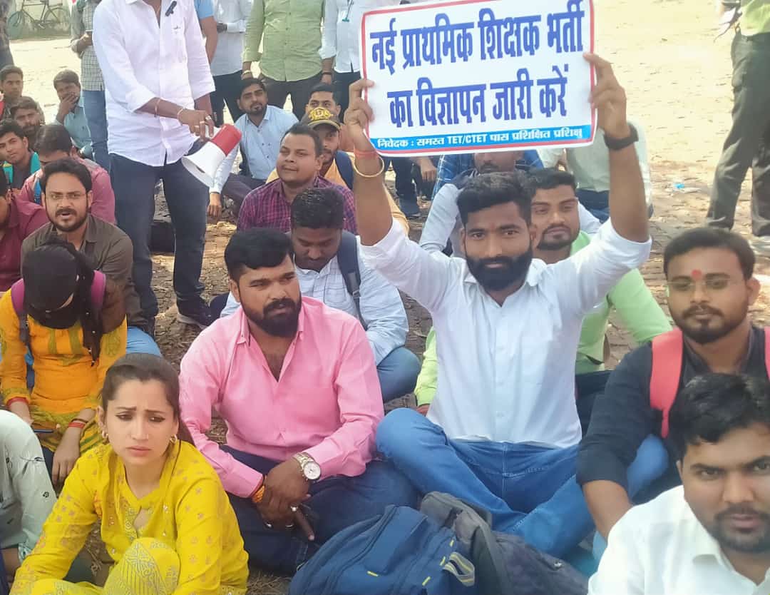 Abhi_up53's tweet photo. बेवक़्त में सूर्य की चमक थम सकती है पर पुनः सूर्योदय होना सुनिश्चित होता है!🤍
@CMOfficeUP
@myogiadityanath
#नई_प्राथमिक_शिक्षक_भर्ती_जारी_करो https://t.co/96Bn305seG
