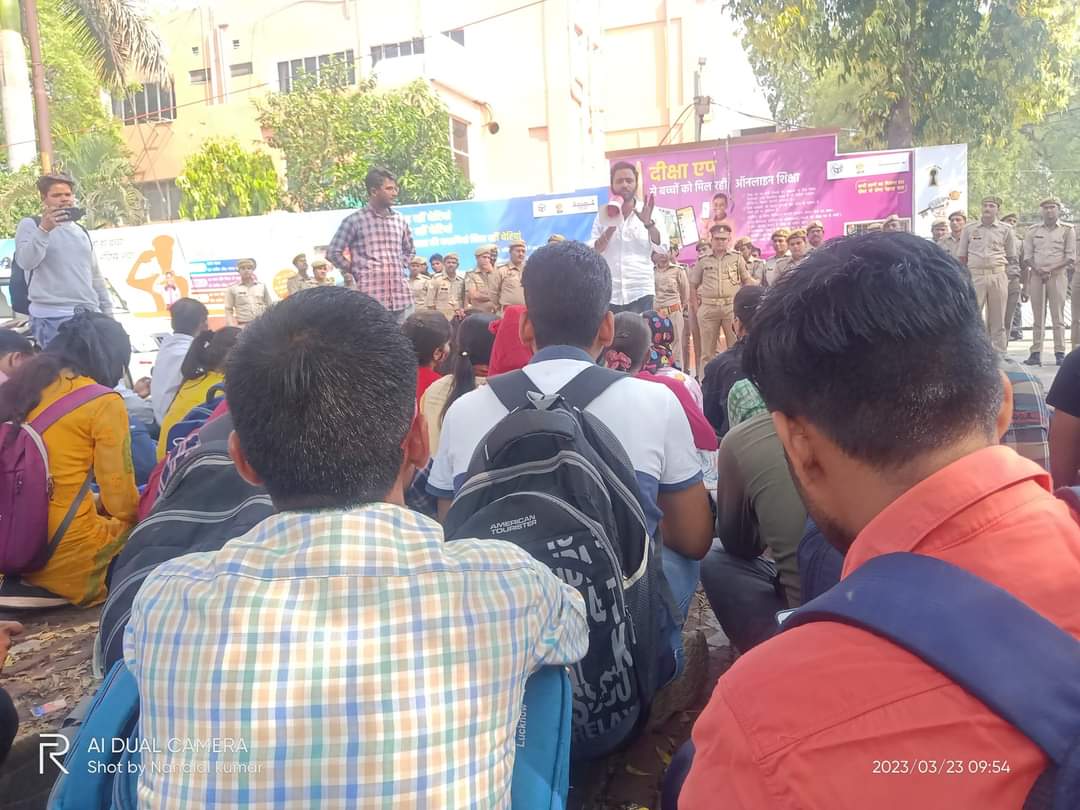 बेवक़्त में सूर्य की चमक थम सकती है पर पुनः सूर्योदय होना सुनिश्चित होता है!🤍
<a href="/CMOfficeUP/">CM Office, GoUP</a>
<a href="/myogiadityanath/">Yogi Adityanath</a>
#नई_प्राथमिक_शिक्षक_भर्ती_जारी_करो