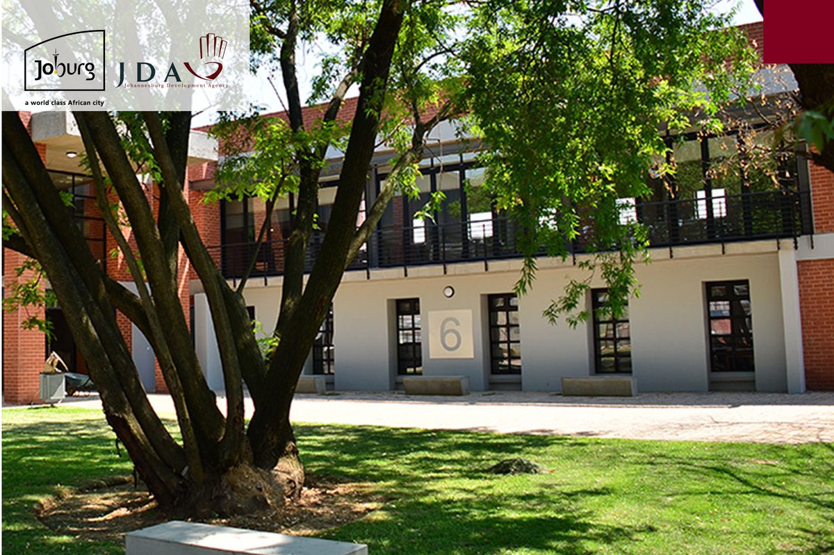 JDA_joburg's tweet photo. In celebration of #SALibraryWeek, which celebrates SA intellectual and literary heritage, we focus on the JDA implemented Paterson Park library which offers learning facilitation through a modern library and craft centre to facilitate artistic expression. https://t.co/nNz0MDzt58 https://t.co/iLNuDWMp2Z