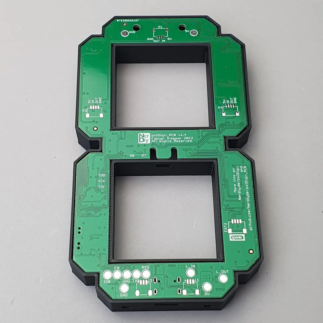 PCBWayOfficial's tweet image. Do you still remember @nerdiyde&apos;s #pxlDigit project? Now a new edition of the #pxlDigit PCB is coming. 
One of the improvements is that he installed a MAX485 on the PCB, so communication could also be set up via RS485.

-PCB by @PCBWayOfficial 

#pcb #pcbway #ESP32 #MAX485 #RS485