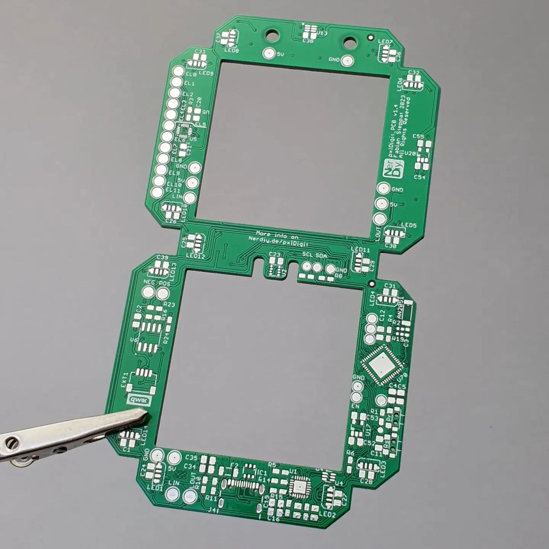 PCBWayOfficial's tweet image. Do you still remember @nerdiyde&apos;s #pxlDigit project? Now a new edition of the #pxlDigit PCB is coming. 
One of the improvements is that he installed a MAX485 on the PCB, so communication could also be set up via RS485.

-PCB by @PCBWayOfficial 

#pcb #pcbway #ESP32 #MAX485 #RS485