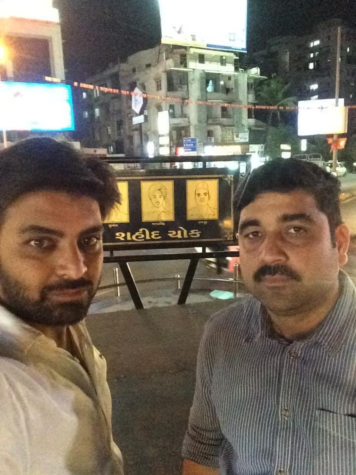 imanthandesai's tweet photo. भारत के वीर सपूतों, महान क्रांतिकारियों भगत सिंह, राजगुरु और सुखदेव को आज उनके शहीदी दिवस पर शत शत नमन।

उनके जीवन, बहादुरी और बलिदान ने एक स्वतंत्र भारत के लिए राष्ट्रीय आंदोलन को आकार दिया और उत्प्रेरित किया और पीढ़ियों को प्रेरित करना जारी रखा।
#JaiHind  #ShaheedDiwas https://t.co/LN4sUJRHFQ