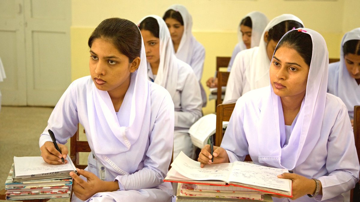 UNFPAAsiaPac's tweet photo. In collaboration with midwifery associations &amp; @UNFPA, Govt. have invested in improving #midwifery education to enhance the quality of #maternalhealth care in #Cambodia 🇰🇭&amp; #Pakistan 🇵🇰

Learn more in 2023 #SDGsProgress Report 🟠 https://t.co/tvpfnzyPYr

#GlobalGoals #2030Agenda https://t.co/WGuA0y1wov