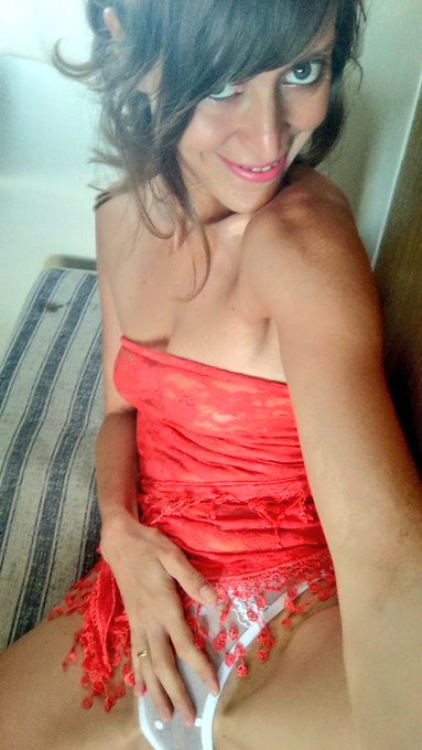 Buongiorno buon #gioved&igrave;gnocca # nuovo video presto in uscita🔥🔥🔥 non te lo perder&eacute; seguimi qua e gratis<a href="/tag/gioved%C3%ACgnocca"class="tags">#gioved&igrave;gnocca</a>