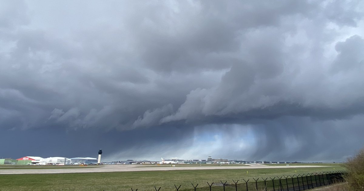 Happy #WorldMeteorologicalDay to all of our fabulous meteorologists. Too many of the best to mention but you know who you are. An essential part of aviation, it’s operation & safety. We think you’re pretty special. 🌧️ ☀️ 🌩️ ❄️ #WorldMetDay #WorldMeteorologicalDay2023 @manairport