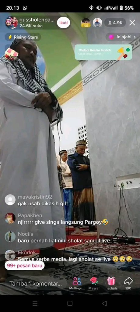 AREAJULID's tweet photo. Dis! Ini orang orang kenapa dah, bisa bisanya tarawih sambil live https://t.co/Ba2W9IgUYX