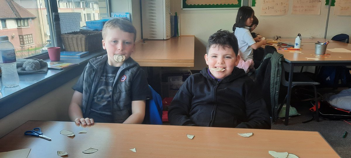 Mr_MacQueen_cv's tweet photo. Making burgers to help us learn fractions! https://t.co/Tki8gocQqu