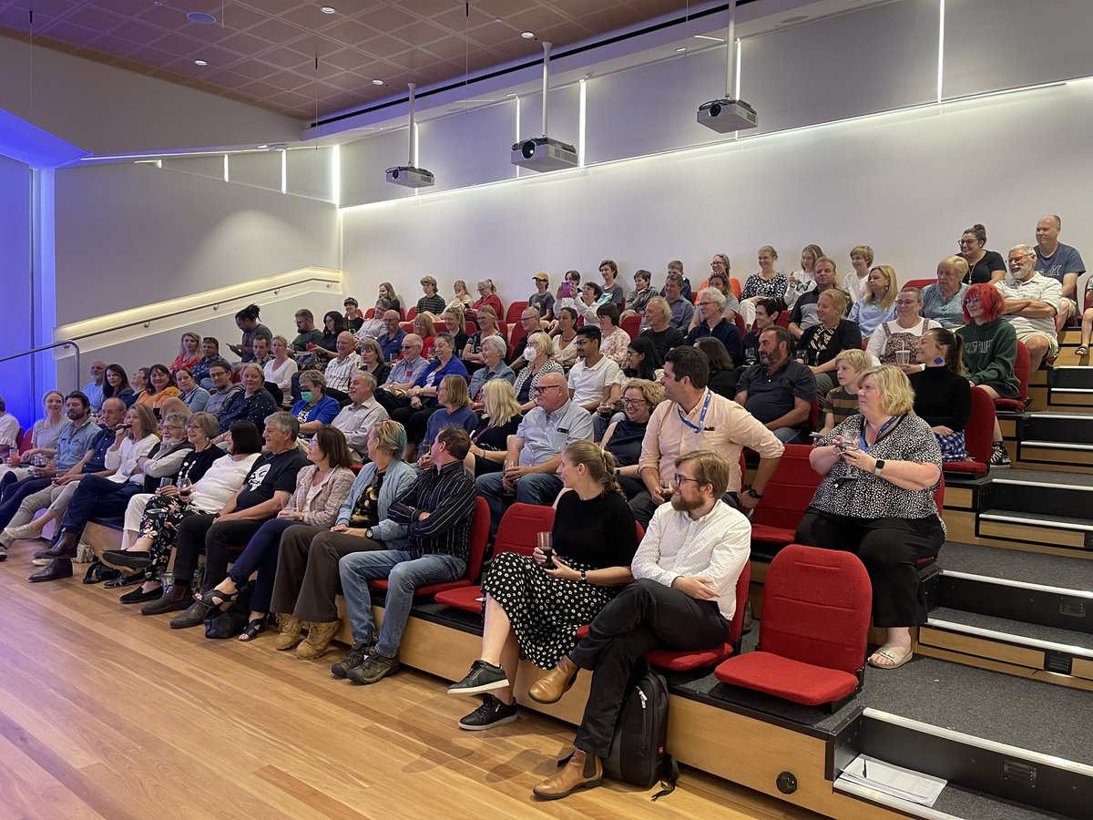 IanMcKayUniSA's tweet photo. Wonderful to see just a great turn out for our very first @fringe5290 event facilitated by @MOD_museum Let the fun begin!
#unisamountgambier #studyneargofar https://t.co/hwD6BhJDmz