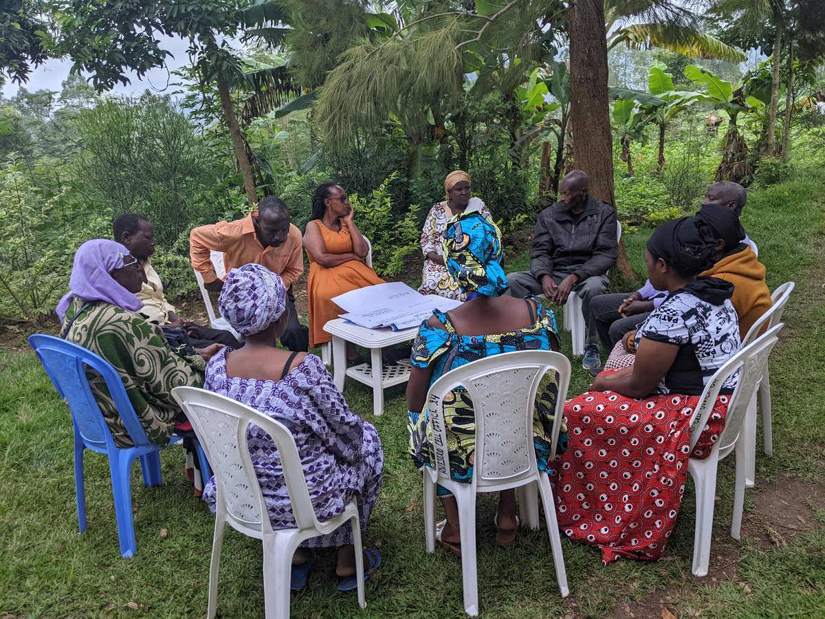 International Alert Rwanda (@intalert_rwanda) on Twitter photo Today,we've received a delegation of <a href="/USAID/">USAID</a> led by @tbeckelm. Right now, the members of delegation are interacting on the journey of trauma healing with the beneficiaries of the <a href="/USAIDRwanda/">USAID Rwanda</a> funded project Dufatanye Urumuri implemented by <a href="/ARuhuka/">ARCT RUHUKA</a> in Kigali Sector, <a href="/Nyarugenge/">Nyarugenge District</a> Today,we've received a delegation of <a href="/USAID/">USAID</a> led by @tbeckelm. Right now, the members of delegation are interacting on the journey of trauma healing with the beneficiaries of the <a href="/USAIDRwanda/">USAID Rwanda</a> funded project Dufatanye Urumuri implemented by <a href="/ARuhuka/">ARCT RUHUKA</a> in Kigali Sector, <a href="/Nyarugenge/">Nyarugenge District</a>