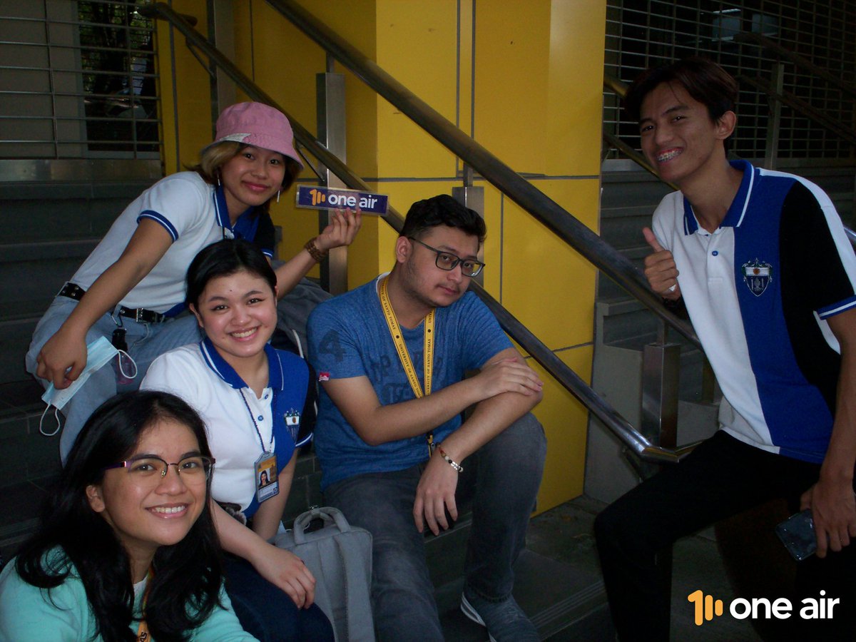 WeAreONEAIR's tweet photo. 3...2...1...GOOD TAKE! 🎥🟡
While it could be a bit laborious, work can also be fun and games as long as the team works as ONE! ☝️
We're giving you more of our team's roaring shots during breaks! 📸
#OneWithONEAIR
#OnAirWithONEAIR https://t.co/KpzXXeg42r