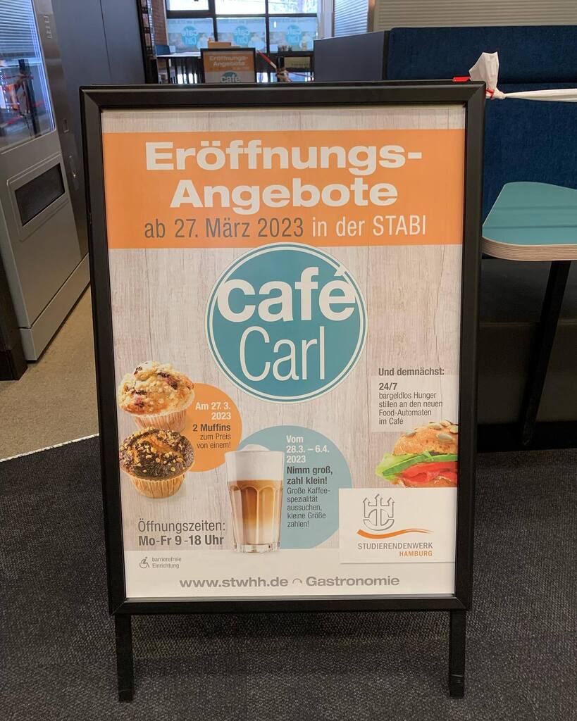 Am Montag ist es endlich soweit: ab dem 27.03.23 wird es dank einer neuen Kooperation mit dem @studierendenwerk_hamburg wieder ein Café in der Stabi geben. 
Wer die Stabi kennt, wird es vermisst haben, wer erst seit kurzem kommt, wird es lieben: … instagr.am/p/CqH8dBaMrXZ/