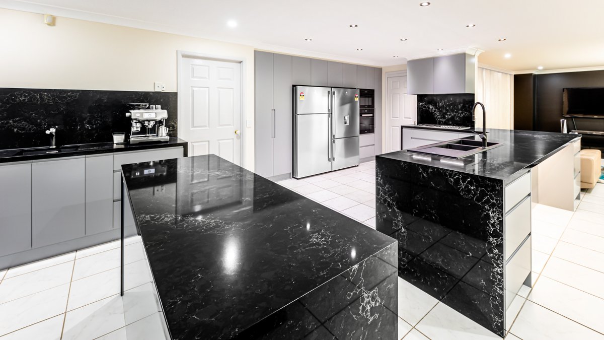 ajbkitchens's tweet photo. Amazing Kitchen: Kellyville Ridge
#renovation #renovationproject #kitchencabinets #kitchendesign #kitchens #kitchensofinstagram #kitchen #kitchenrenovation #kitchenreno #modernkitchendesign #KitchenIslandDesign #sydneykitchen #sydney #kitcheninspiration #kitcheninspo #kitchengoal https://t.co/3T3VdziBuL
