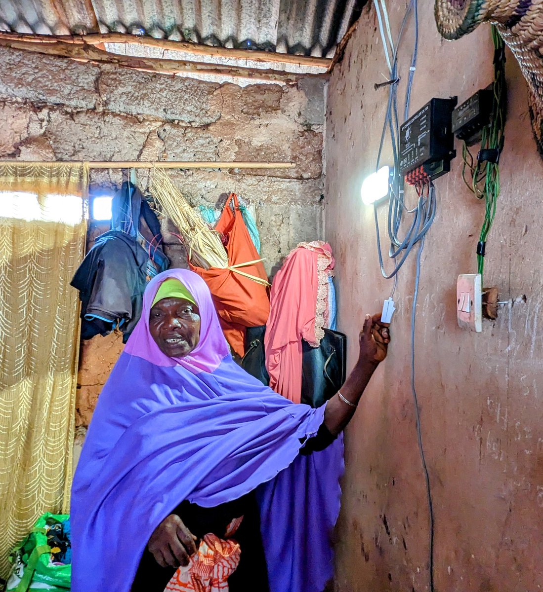 anujain_me's tweet photo. #GenderStereotype Disrupters!
Our Women #SolarEngineers - True representatives of #womenpower!
Installing #solarhomelighting systems in remote parts of Zanzibar.
This is the work done by @BarefootCollege International
#ruraldevelopment #womenempowerment https://t.co/7RYVIWtIB9