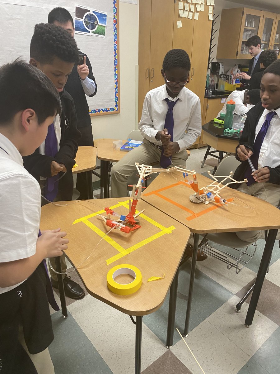 PioneerRobotics's tweet photo. We had a great time at the Nativity School of Worcester! Students created their own "Judo Bot", which is a popsicle stick fighting robot. They also competed against each other to see which Judo Bot would be the last one standing! https://t.co/HVLP7uNg76