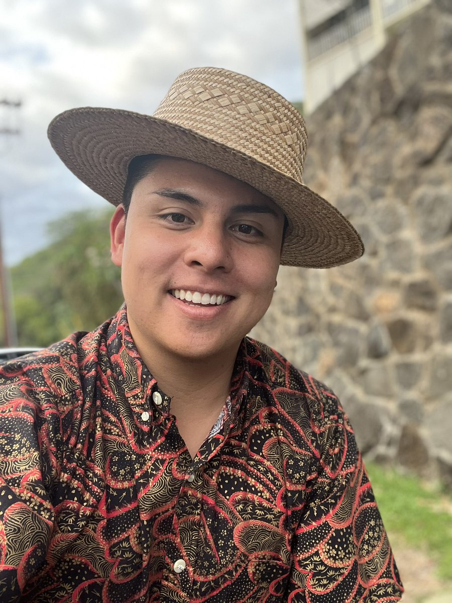 DillonAncheta's tweet photo. Got my very first authentic pāpale 🤎🤍 I loveeeeee👒 

Mahalo to my dear friend and master weaving kumu Kaʻeo Izon for this work of art. #MerrieMonarchDasWhy https://t.co/czdTUIM55i
