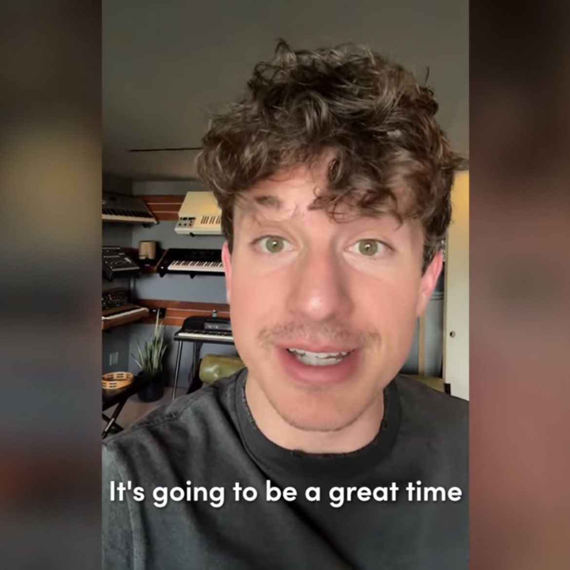 8787cp's tweet photo. Charlie “I’ve got some tricks up my sleeve. I have a really special song that I want to play for all of you. It’s going to be an EPIC SHOW.”

#humyCharliePuthLive
Mar.25 3am UT/ 12pm JT 
 https://t.co/sP6kscm0WO

Mar.24 8pm PT
The first 10mins live on https://t.co/BAhYF5n2p8 https://t.co/kEtxe3M7g7