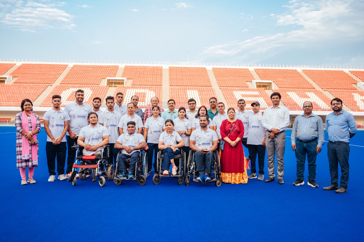 sports_odisha's tweet photo. 1⃣3⃣ para fencers from #Odisha are going to participate in the 15th National Wheelchair Fencing C'ship 2023 to be held from 24-27 March 2023 at
Karnal, Haryana. 

DSYS Jt. Secretary Shri Sailendra Ku Jena and other officials interacted with the team and wished them good luck. https://t.co/4tQFEpFwaL