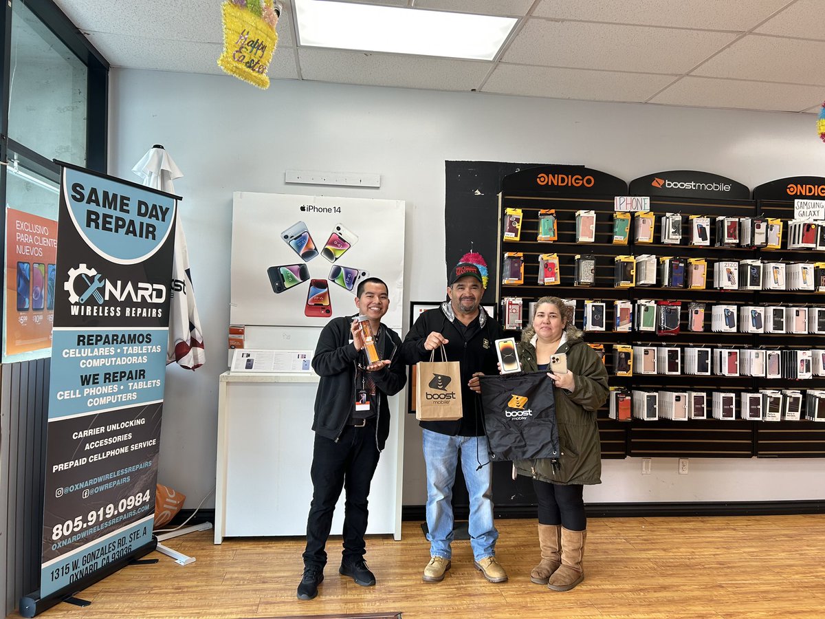 BoostMobile5th's tweet photo. Happy costumers  boostmobile 2023 https://t.co/DzETcTYwmx