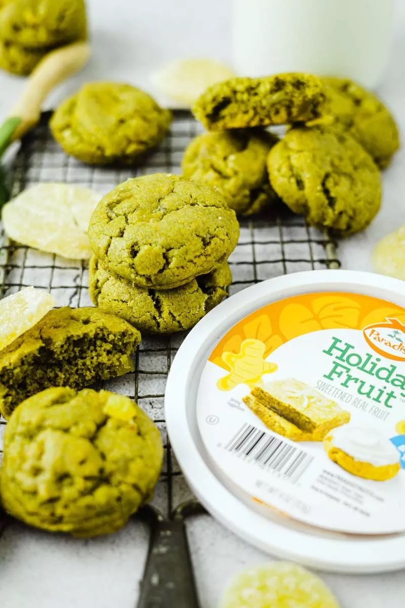 paradisefruitco's tweet image. These soft and chewy matcha cookies are a delicious treat for anyone who enjoys the flavor of matcha. They are enhanced with the addition of spicy crystallized ginger, giving each bite a surprising kick. 

#paradisefruit #guestbloggers #crystallizedginger

paradisefruitco.com/recipes/