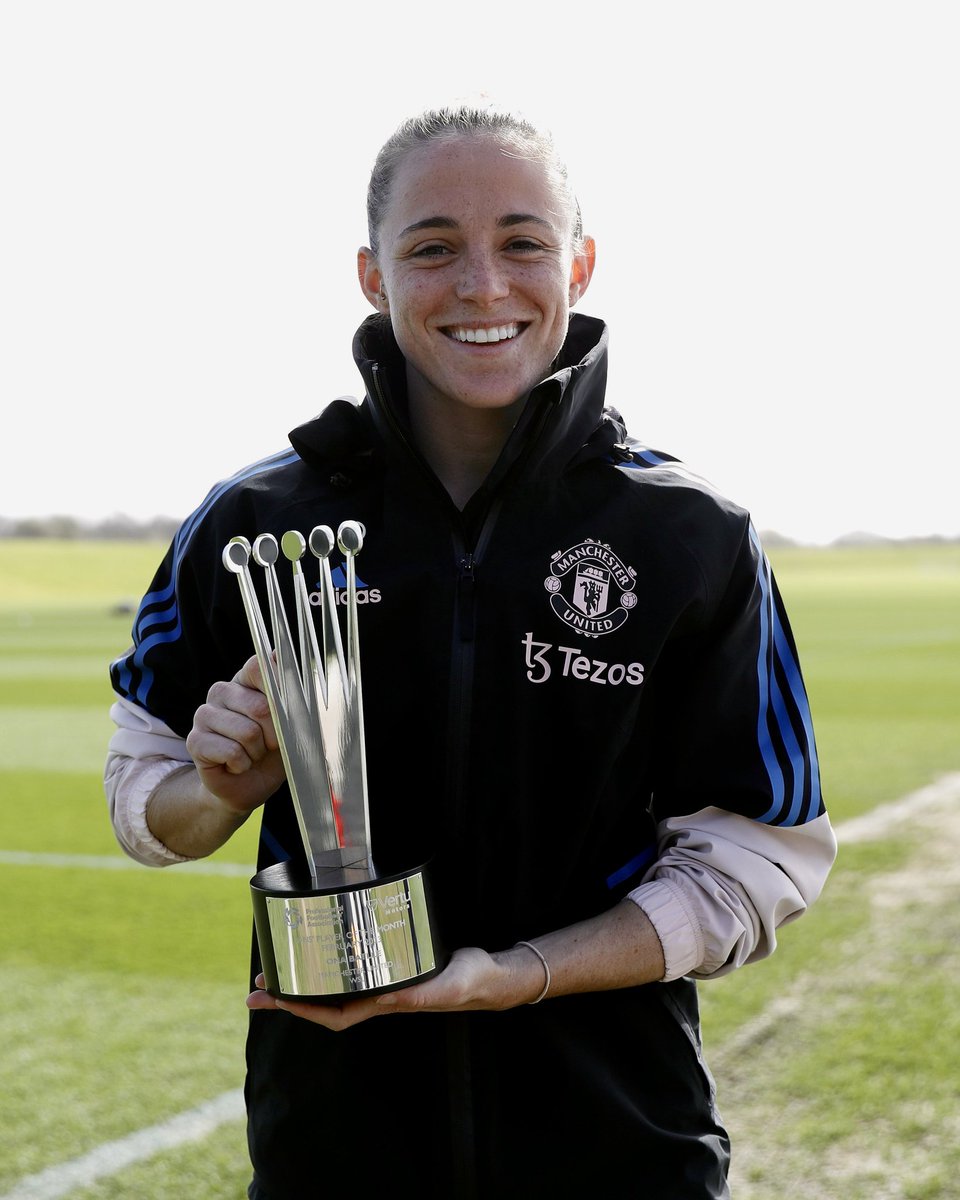 🥳 @OnaBatlle collects her #PFAFPOTM award for February 🏆❤️

#MUWomen || @PFA