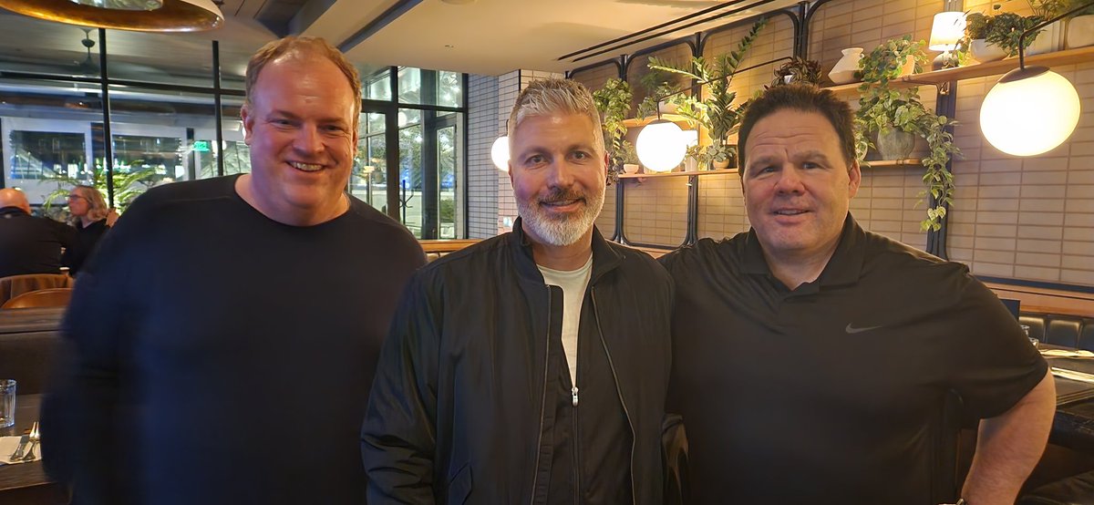 ZeiM's tweet image. Had the privilege to meet two brilliant @CanadiensMTL hockey minds tonight, you guys are awesome. Along with Kent, we're confident that you'll eventually bring the cup back to Montreal #gohabsgo #GHG