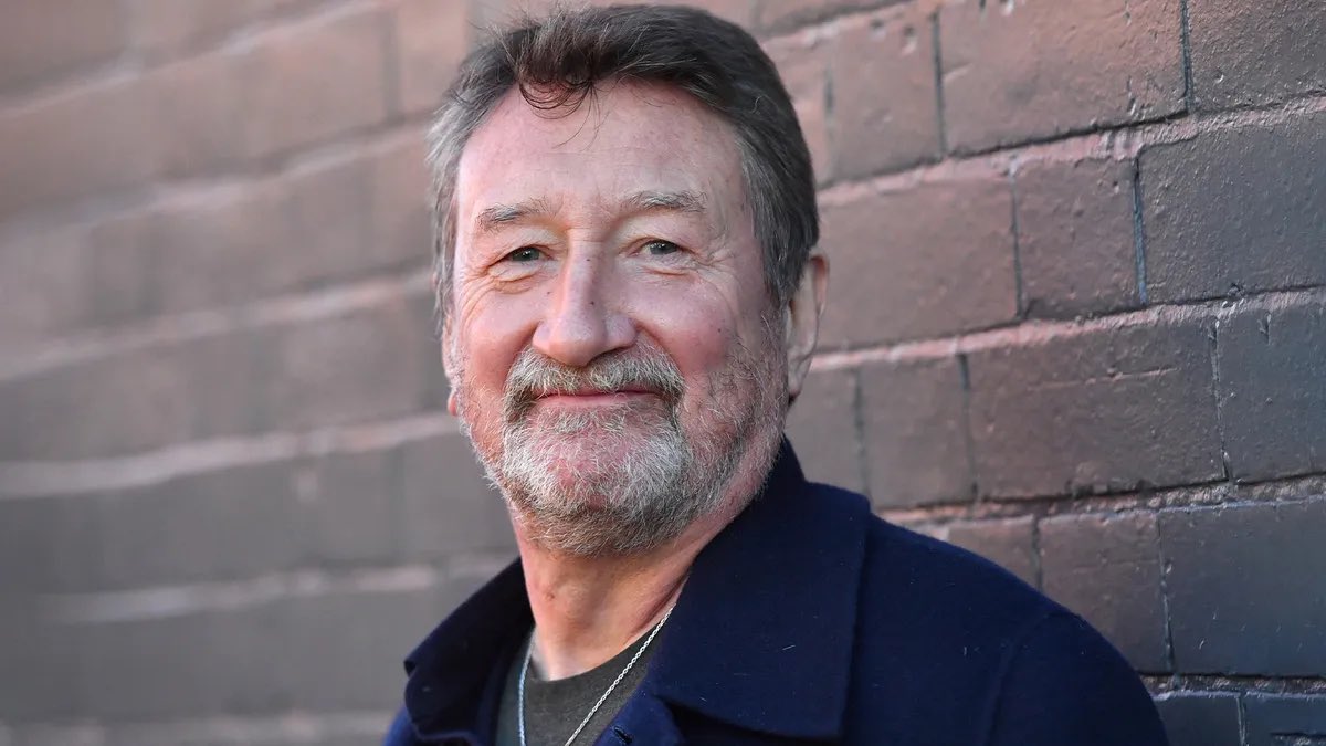 sw_holocron's tweet photo. Peaky Blinders creator Steven Knight will write the upcoming 2025 Star Wars film, replacing Damon Lindelof and Justin Britt-Gibson

(Source: Variety) https://t.co/Uab34SzMoH