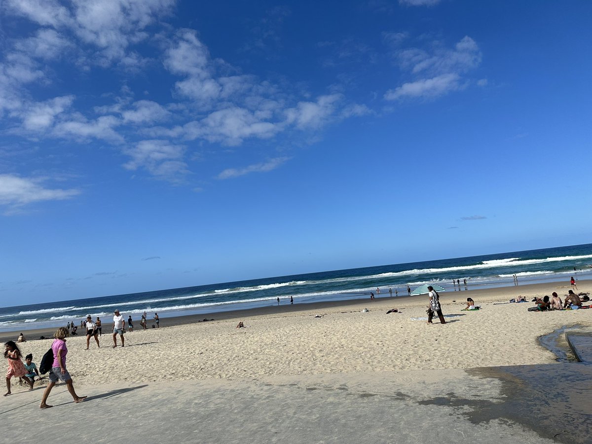 AUS87595126's tweet photo. この3日間なにしてたんだ？やっと海に��た〜🤭🌊 https://t.co/ldCfrR5ECt