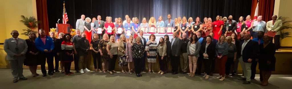SuptBalgobinVCS's tweet photo. Thank you to all the @volusiaschools Principals who nominated their teacher to be part of this year’s “Our Future Workforce” Educators 10th Annual Crystal Apple Awards @UHSTitans411 University HS. I am proud of all nominees !!!#LeadingWithGraceAndRespect #VCSPride @DebaryEagles https://t.co/IpLbCGEjAZ