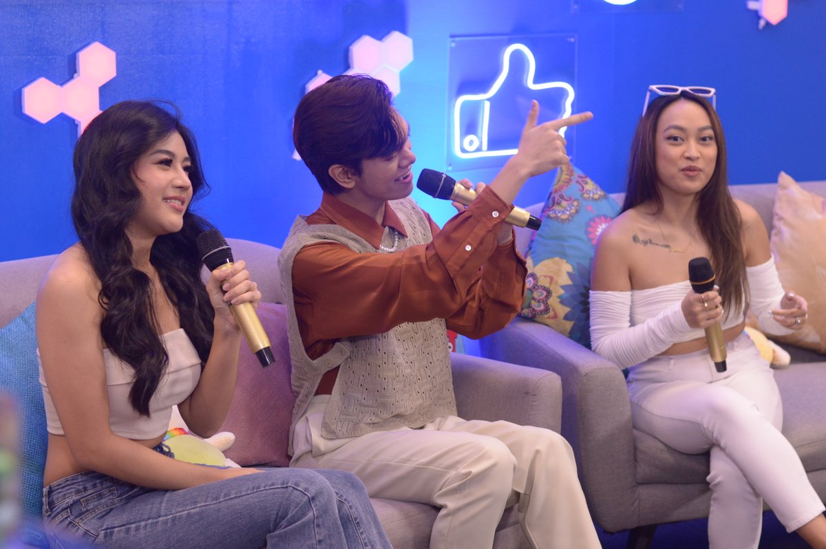 itsShowtimeNa's tweet photo. 🌟Tara na sa pinakamasayang online show sa buong Universe! Showtime Online Ü na with JOSH L, AMANDA MANAOIS and SAM COLOSO! #ShowtimeMadlangBagets

WATCH &amp; SUBSCRIBE NA DITO: 
https://t.co/wZTrvWfxE4 https://t.co/hXt5dijU4k