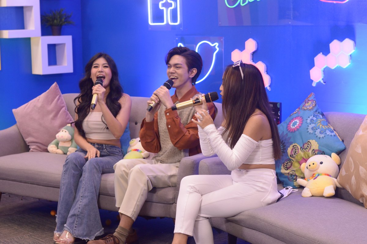 itsShowtimeNa's tweet photo. 🌟Tara na sa pinakamasayang online show sa buong Universe! Showtime Online Ü na with JOSH L, AMANDA MANAOIS and SAM COLOSO! #ShowtimeMadlangBagets

WATCH &amp; SUBSCRIBE NA DITO: 
https://t.co/wZTrvWfxE4 https://t.co/hXt5dijU4k