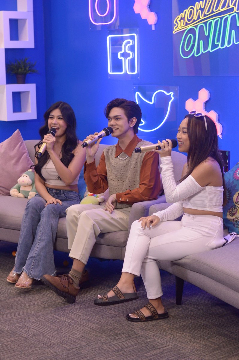 itsShowtimeNa's tweet photo. 🌟Tara na sa pinakamasayang online show sa buong Universe! Showtime Online Ü na with JOSH L, AMANDA MANAOIS and SAM COLOSO! #ShowtimeMadlangBagets

WATCH &amp; SUBSCRIBE NA DITO: 
https://t.co/wZTrvWfxE4 https://t.co/hXt5dijU4k