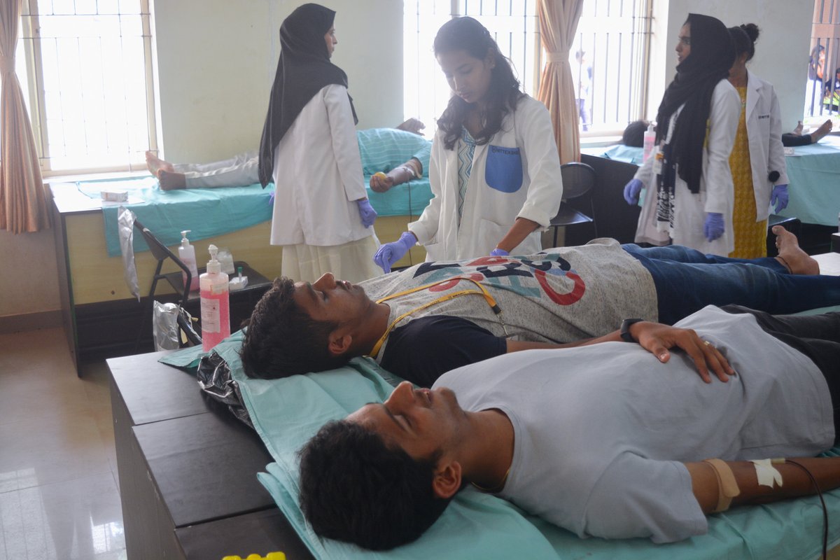 nmamitnitte's tweet photo. Dr. Ashok, Administrative Officer, Nitte Rural Medical &amp; Psychiatric Centre &amp; Blood Bank Medical Officer, Nitte Gajria Hospital, Karkala  inaugurated the Blood donation camp on 17th March 2023.
#NITTEUniversity #NMAMIT #blooddonation #NSS #NCC https://t.co/Y5fVYLO5Hl